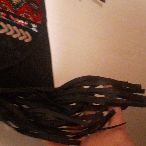 black fringe leather tribal shoulder bag. - Picture 3 of 4
